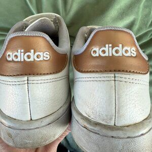*used* adidas Women's Advantage Sneaker size 7.5